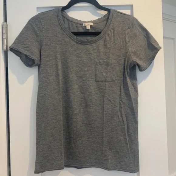Gray GAP Short Sleeve Pocket T-Shirt [Extra Small / XS] - Picture 1 of 2